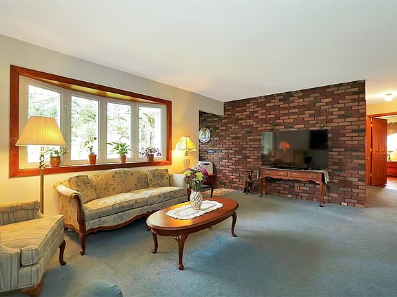 3rd image of 20 Lexington Ave