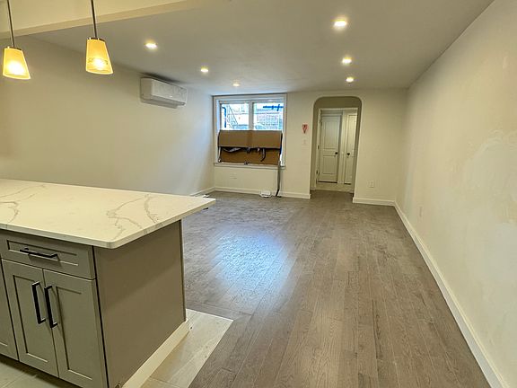 4th image of 8836 20th Ave #1R