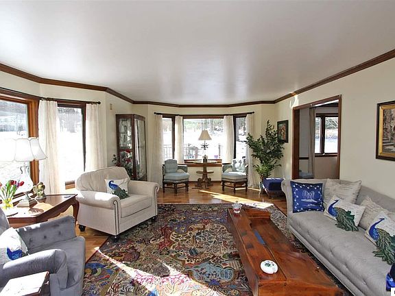 3rd image of 12 Woodland Cir