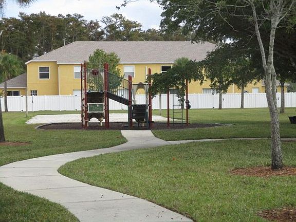 4th image of 3616 Pine Oak Cir #102-227278