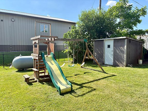 5th image of 37517 Goodhue Ave