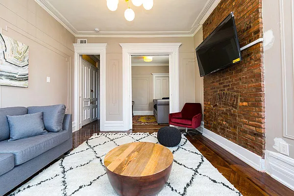 Rented by Remax Real Estate Professionals | media 68