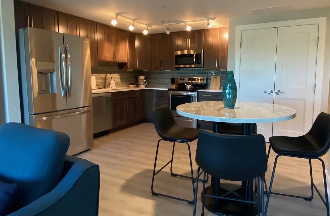 2 bed, 1194 sqft, $4,000 — Photo 1