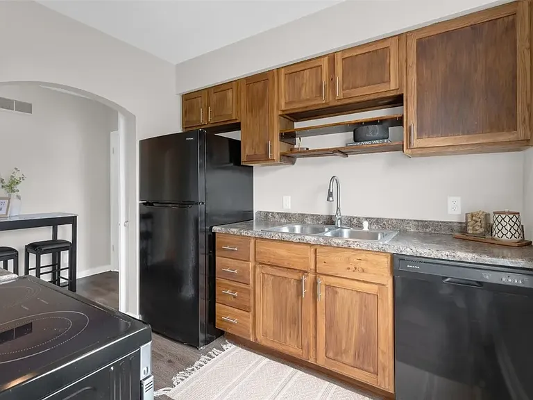 1049 Staub Ct NE — Photo 15