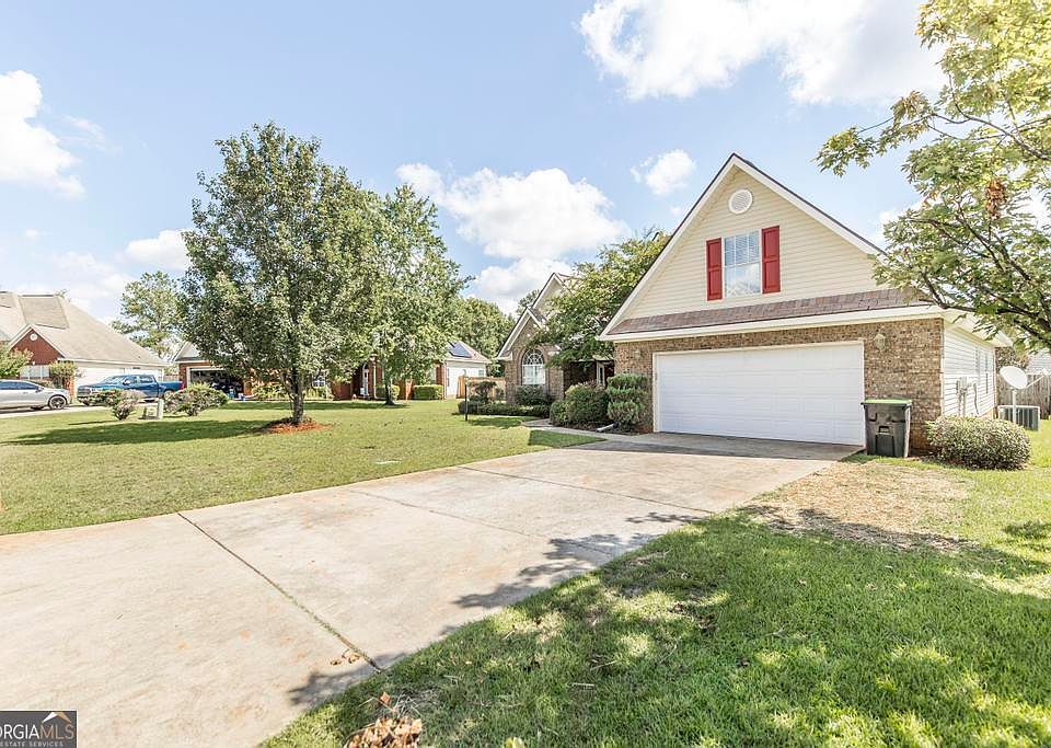 1st image of 104 Finch Dr