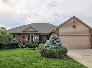 48483 Pin Oak Dr, Macomb, MI 48044