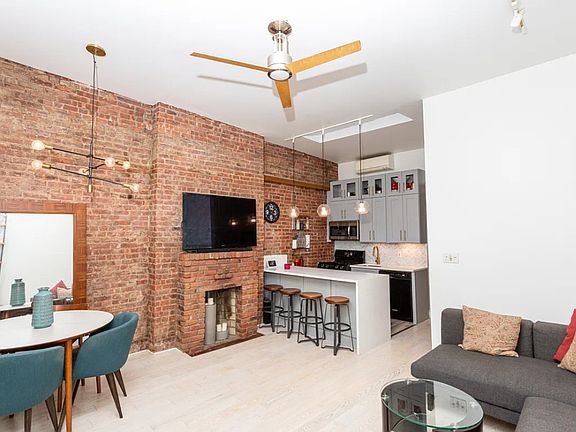 3rd image of 36 W 96th St APT 8