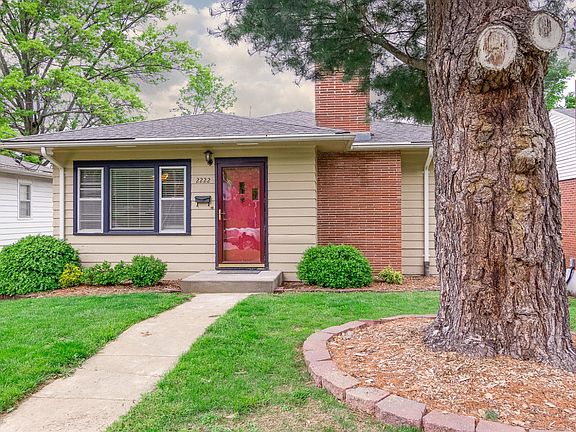 5th image of 2222 Oakview Dr