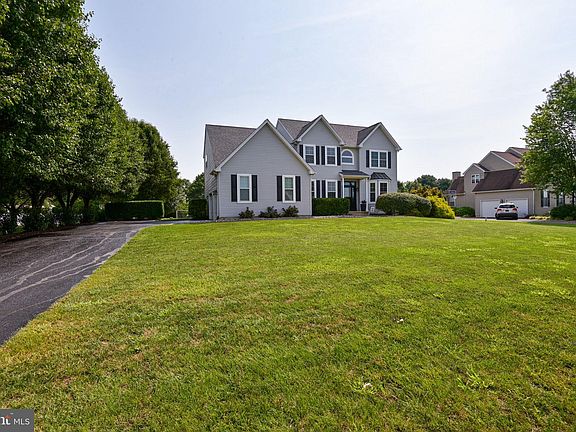 5th image of 108 Saint Andrews Ct