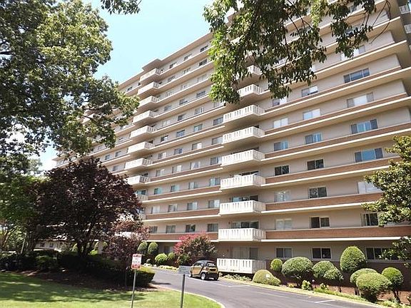 2nd image of 1960 Parkway Ave #205