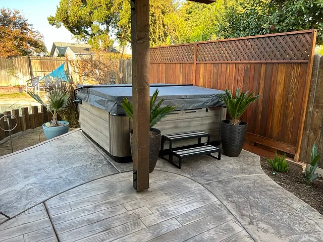 1555 Morris Ave — Photo 3
