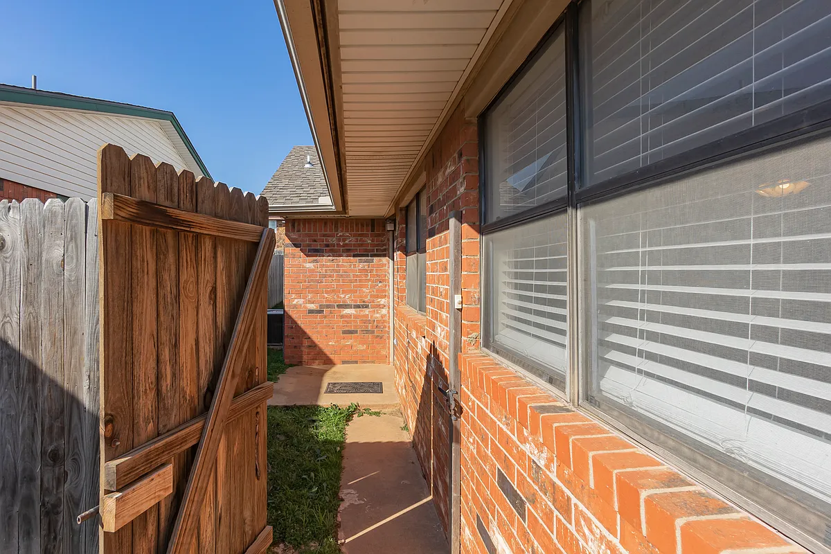 Building Photo - 1305 Sequoyah Ave