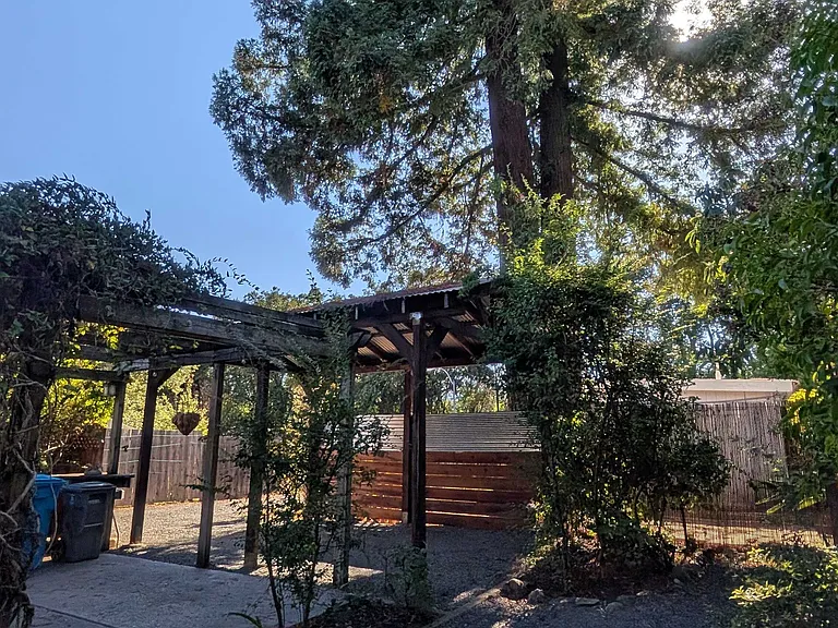 405 N Cloverdale Blvd — Photo 29
