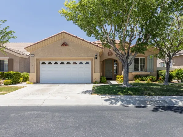 10416 Wilmington Ln, Apple Valley, CA 92308