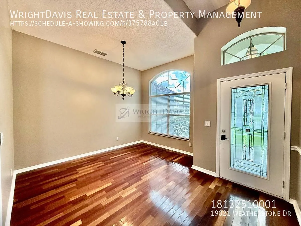 Charming 4/2 with 2 car garage in Pebble Creek! — Photo 4
