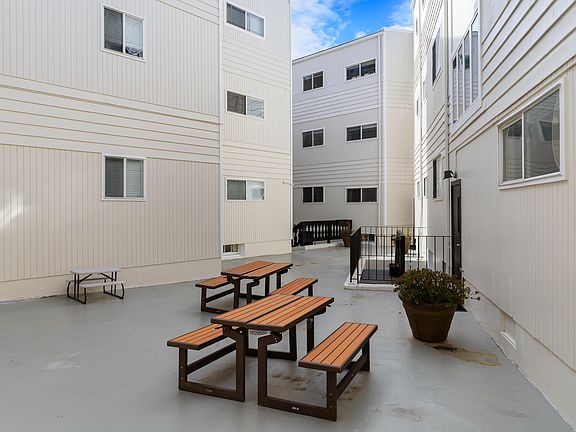 5th image of 1300 E Union St #1306-9