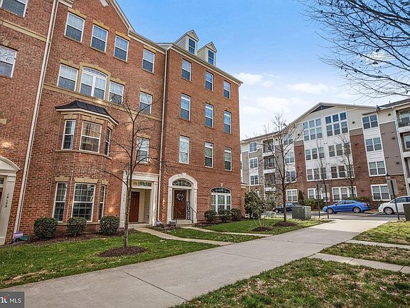 2nd image of 15179 Leicestershire St #44
