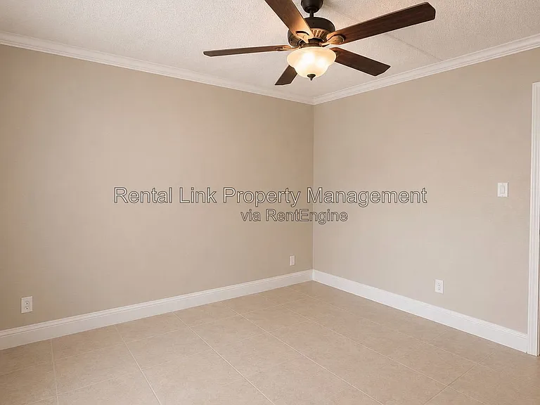 2264 Winkler Ave #202 — Photo 20