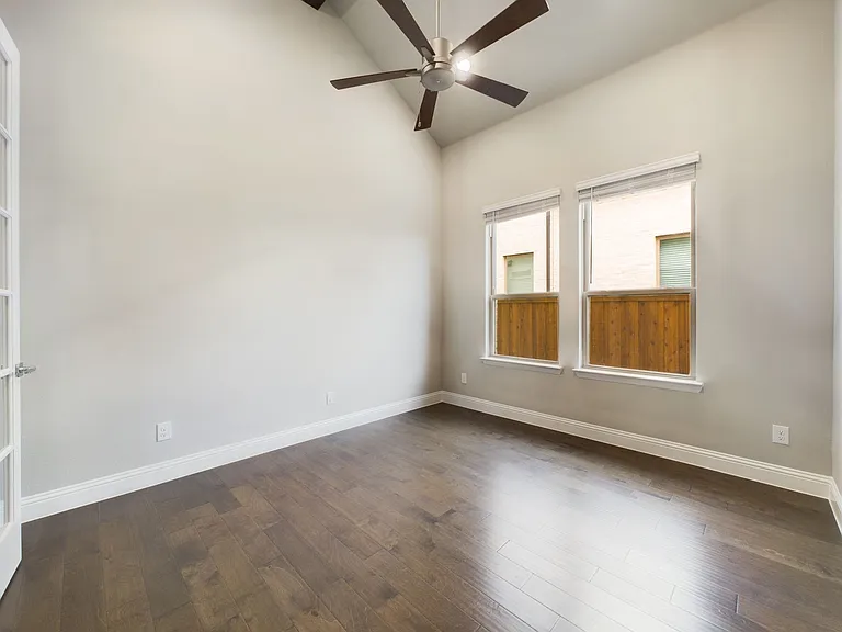 11192 Hocking Hills Dr — Photo 13