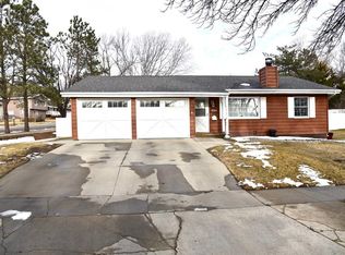 404 Yucca Dr, Pierre, SD 57501
