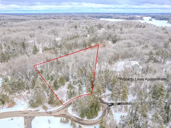 Pe 1722 Old Oak Trl, Rhinelander, WI 54501