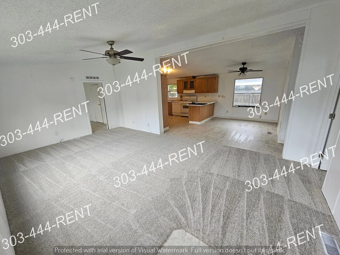 3 bed, 2.0 bath, 1404 sqft, $2,195 — Photo 2