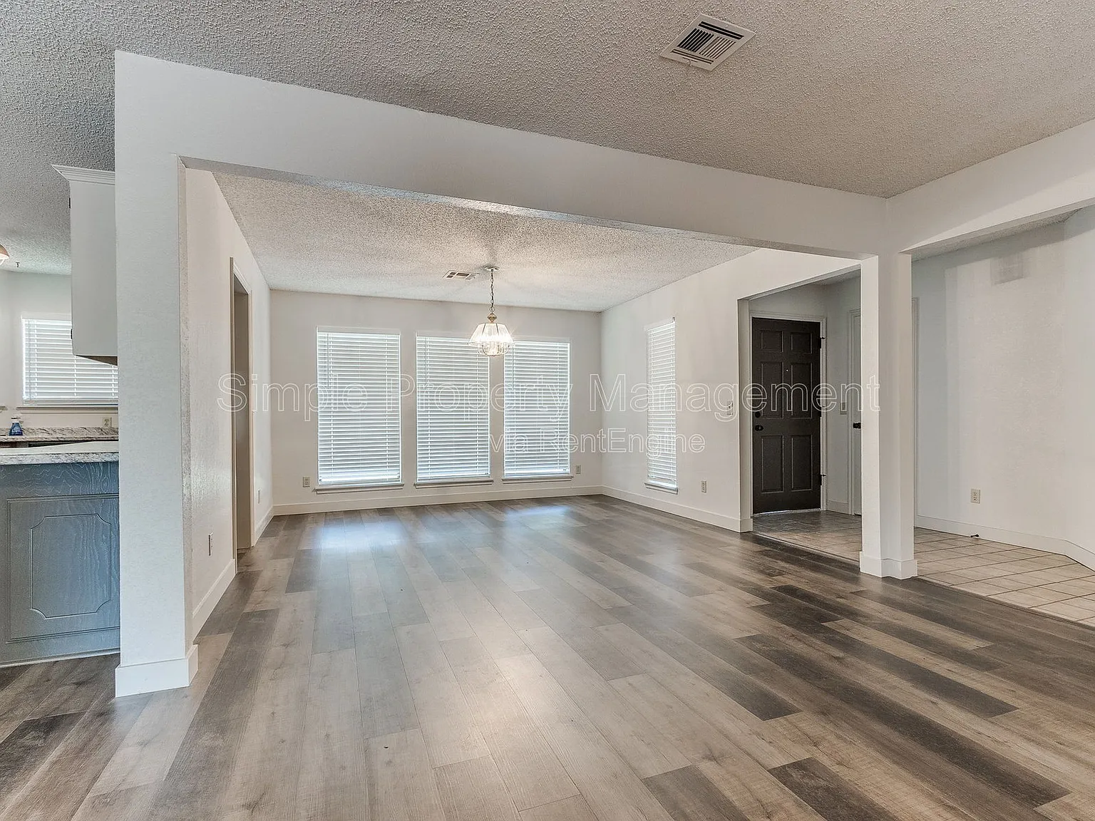 3 bed, 2.0 bath, 1980 sqft, $1,795 — Photo 4