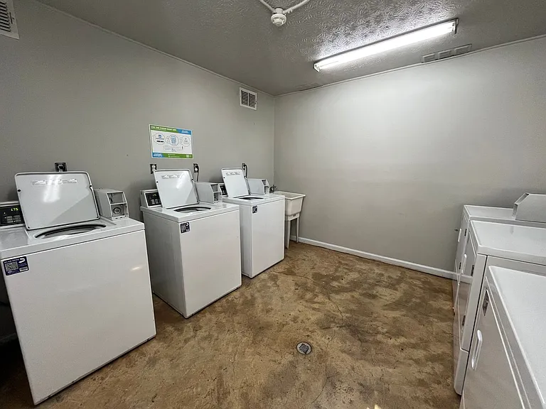 Rand Stockton Apartment Homes — Photo 33