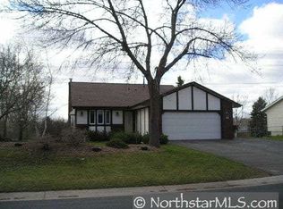10655 Maple Valley Dr, Osseo, MN 55369