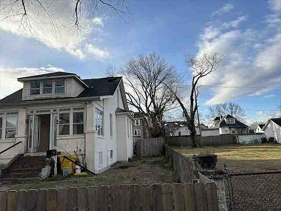 3rd image of 209 3rd Ave