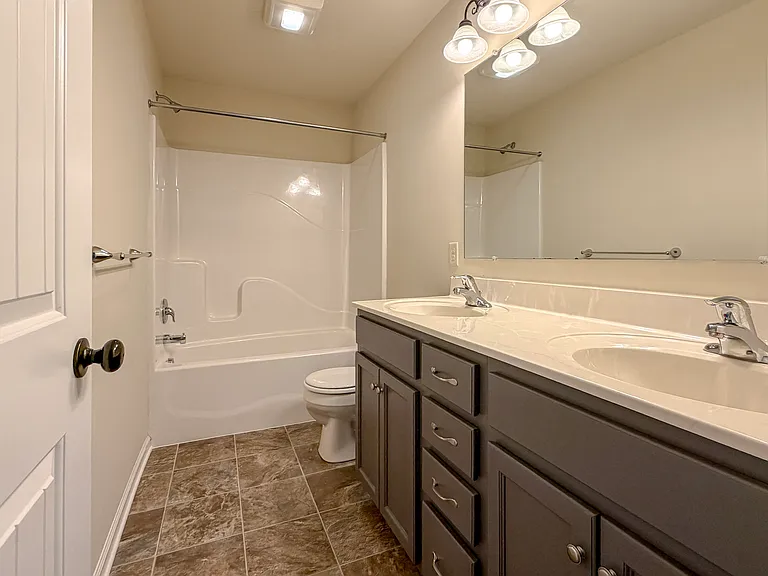 222 Blackford Blvd — Photo 19