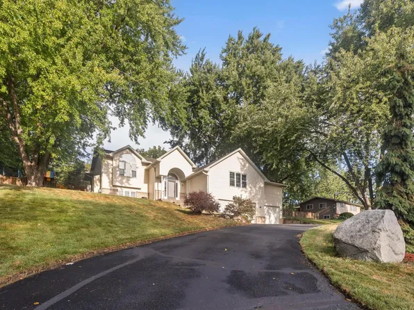 2975 Egan Ave, Eagan, MN 55121