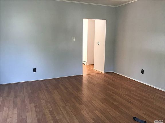 3rd image of 22 Mill Dr