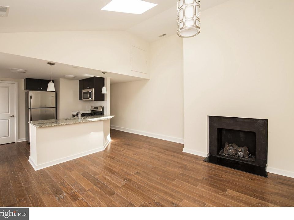 1st image of 734 Pine St APT 3R