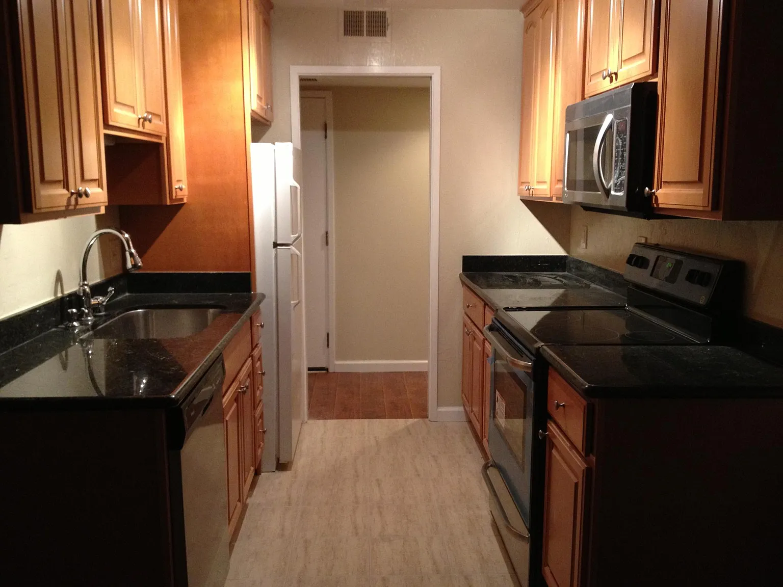 1 bed, 756 sqft, $2,650 — Photo 3