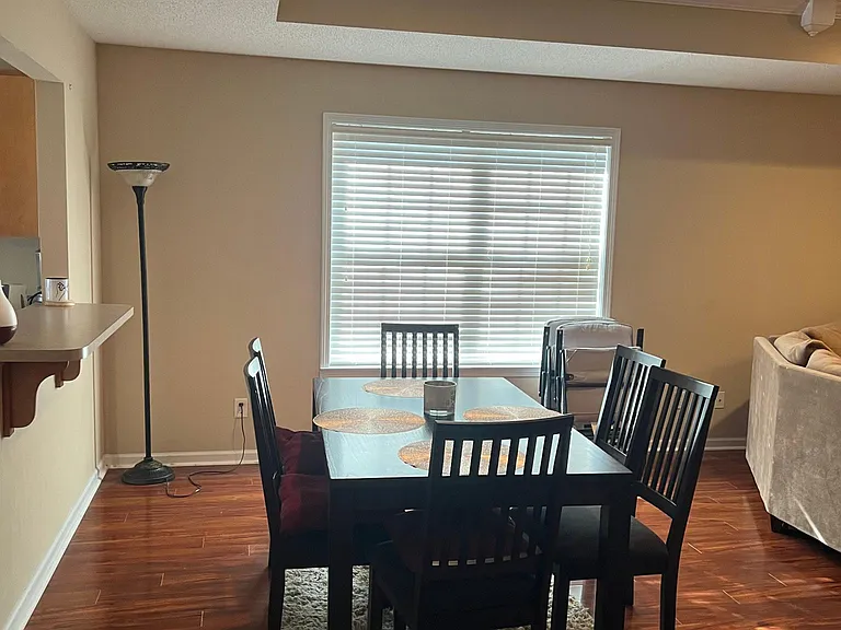 221 Primrose Dr — Photo 12