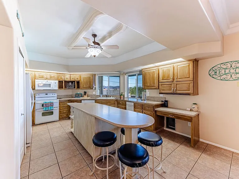 833 Paso Dr — Photo 4