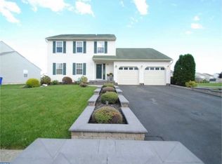 10 E Saxony Dr, New Castle, DE 19720