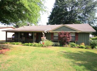9004 Cloverhill Rd, Little Rock, AR 72205