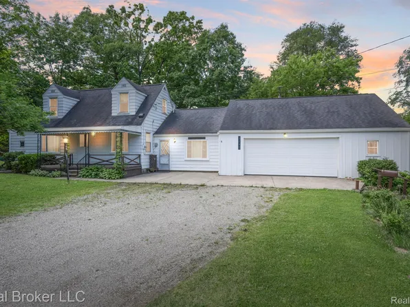 3269 S Kearsley Blvd, Flint, MI 48506