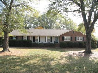 356 Fairlane Dr, Spartanburg, SC 29307