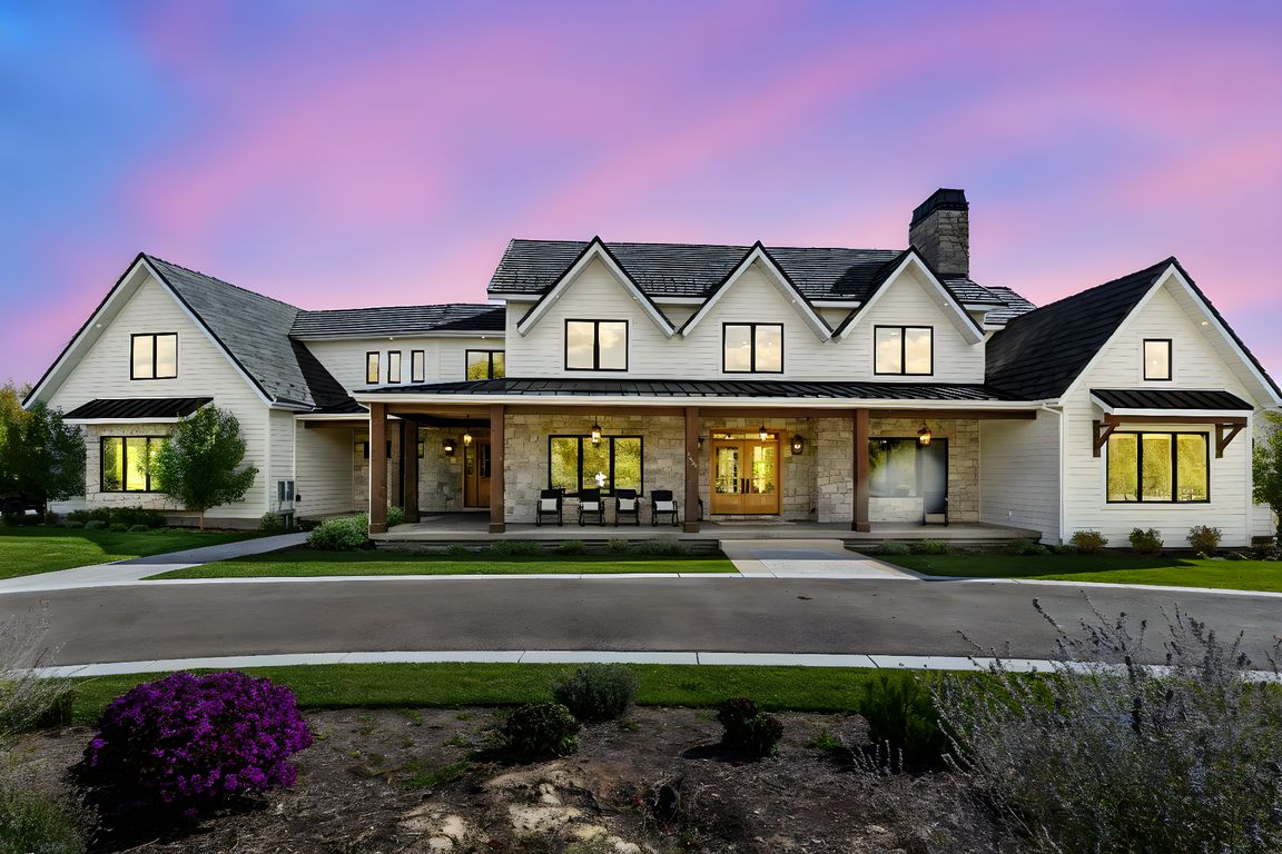 IMG_8015 day to dusk.jpeg