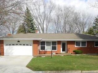 637 Madison Dr, Delavan, WI 53115