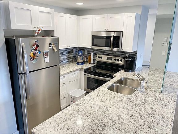 5th image of 1600 SE 15th St APT 408