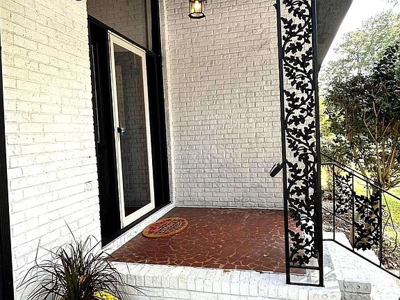 3rd image of 45 Circle Dr