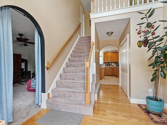 3rd image of 4 Lynde St