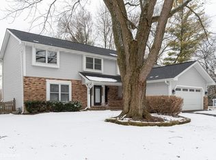 700 Cassin Rd, Naperville, IL 60565