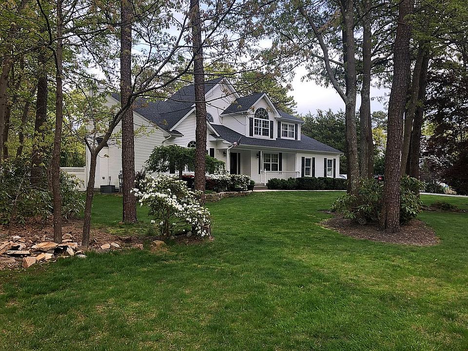 1st image of 17 Rockhill Cir