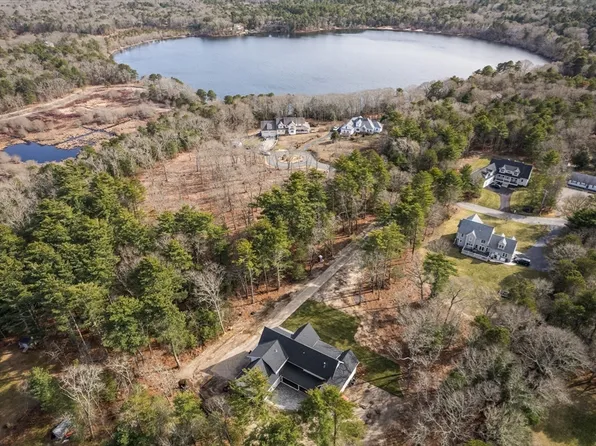 76 Brittany Dr, Barnstable, MA 02630