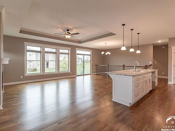 5th image of 316 Eisenhower Dr